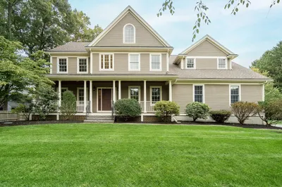 17 Hickory St 1