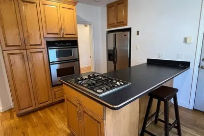 12 Howell Street #1 1