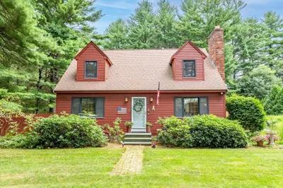 40 Mendon St 1