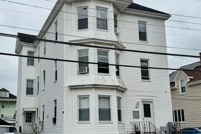 158 Thompson St 1