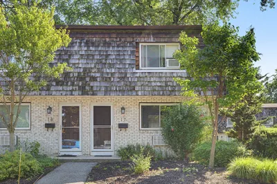 73 Bridge St #17 1
