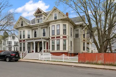 59 Arlington Street #2