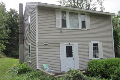 1170 Main St