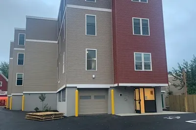 599 Summer St #203