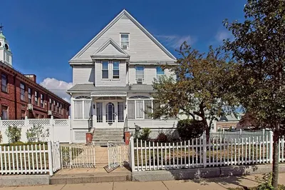 20 Locust St