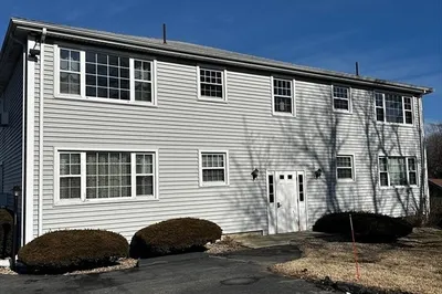 163 Center St #17 1