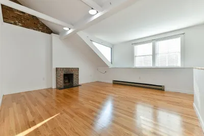 99 W. Springfield St #4 1