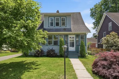 24 Thomas Ave 1