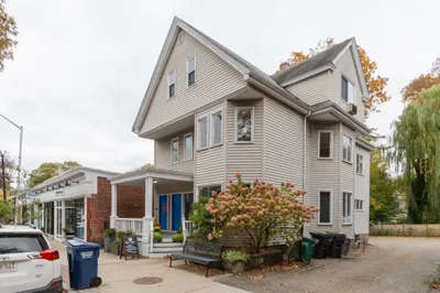 382 Huron Ave 1
