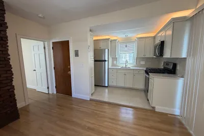 26 Brooks St #2