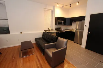 48 Winter Street #2-2