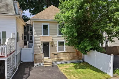 38 S Lincoln St 1