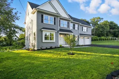 7 Locust Street 1