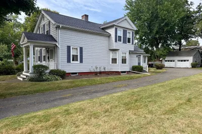 126 Main St 1