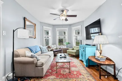 12 Houghton St #1