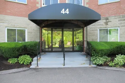 44 Loomis St #103