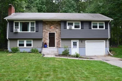 9 Holbrook Ln 1