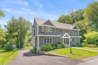 18 Crystal Hill Ter