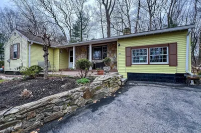 56 Rockridge Rd