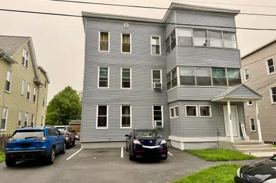 162 Narragansett Blvd 1