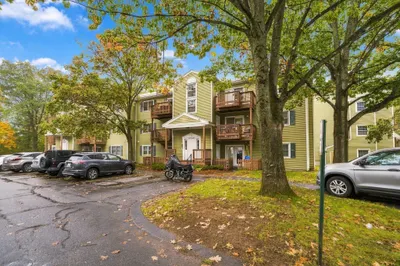 371 Aiken Ave #10 1