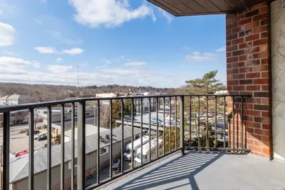 230 Willard St #403 1