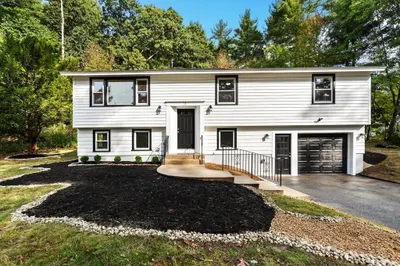 17 Marion Dr