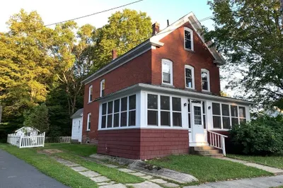 8 Pleasant St 1