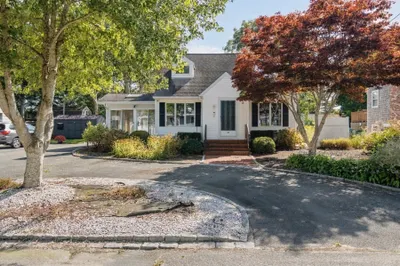 67 Ellsworth Dr 1