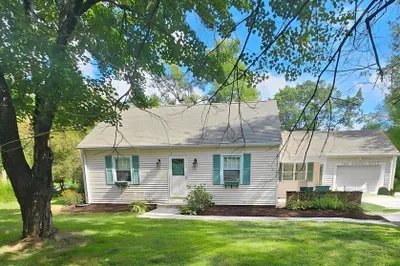 1 Manor Rd
