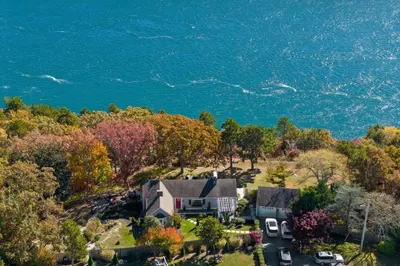 920 Scenic Hwy 1