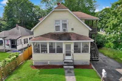 15 Norval Ave