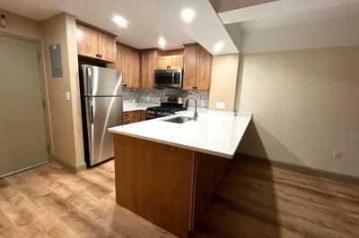 42 Eighth St #4406