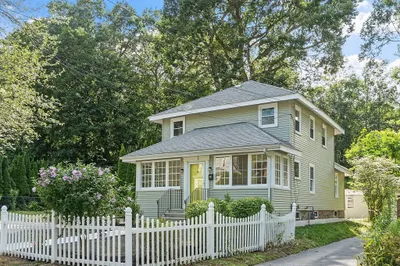 12 Romola Rd