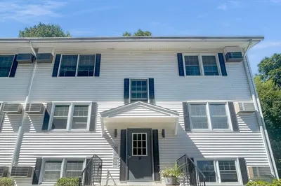 9 Prew Ave #4A