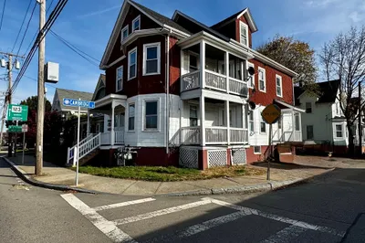 171 Pleasant St 1