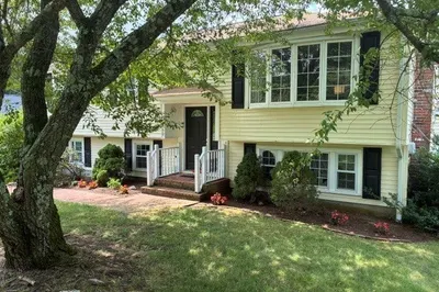560 Allen Ave 1