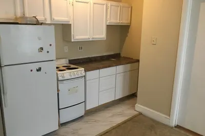 61 Vine St #3