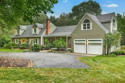 15 Rollingwoods Road 1