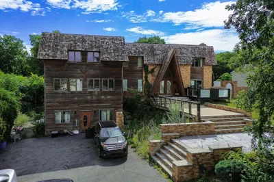 12 Oakridge Dr 1