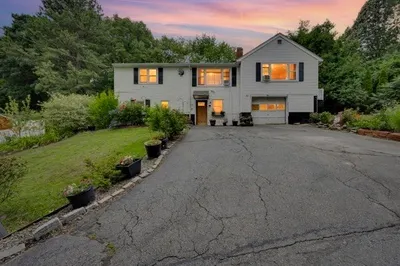 21 N Steele St 1