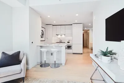 135 Seaport Boulevard #528 1