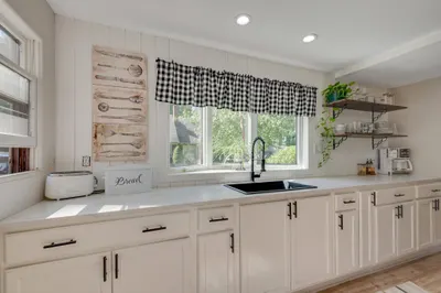 254 Lakeside Road 1