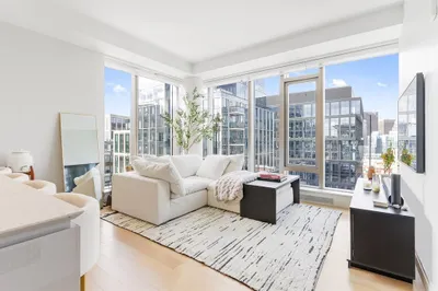 135 Seaport Blvd #2105 1