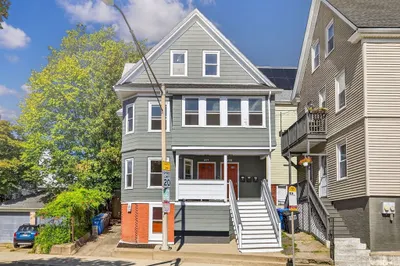 469 Medford St #3