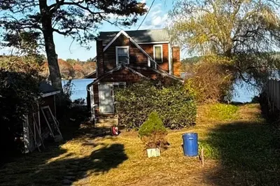 269 Lakeside Rd 1
