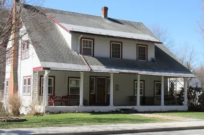 198 Main St