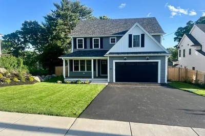 84 Hillcrest Rd 1