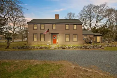 355 Pleasant St