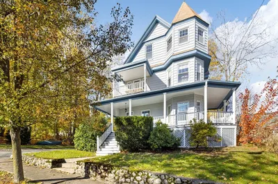 51 Robbins Road 1